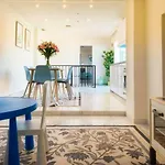 ✰ Luxurious 5 Bedroom Penthouse. Sea Views. Hot Tub. Bbq. Golden Mile