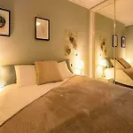✰ Luxurious 5 Bedroom Penthouse. Sea Views. Hot Tub. Bbq. Golden Mile