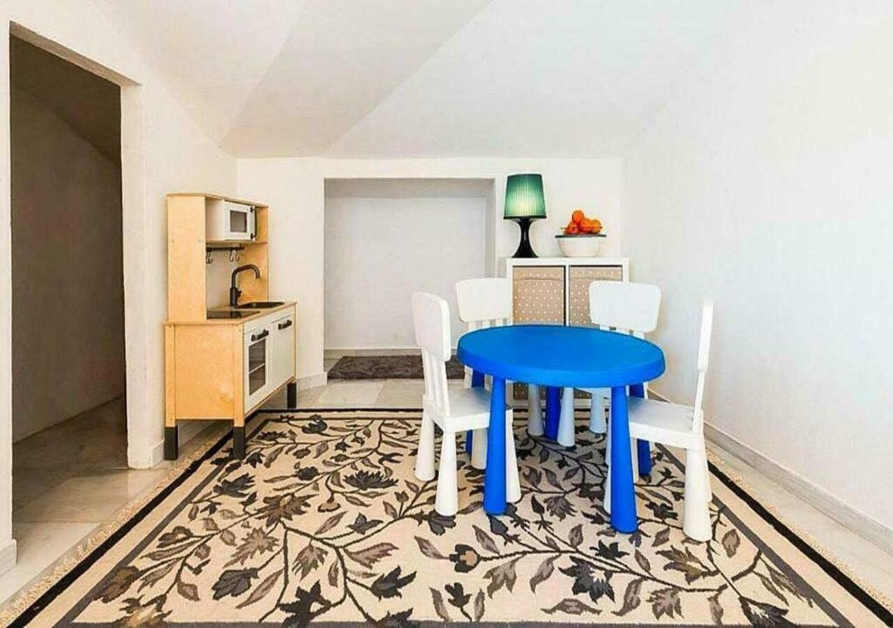 ✰ Luxurious 5 Bedroom Penthouse. Sea Views. Hot Tub. Bbq. Golden Mile Apartment *