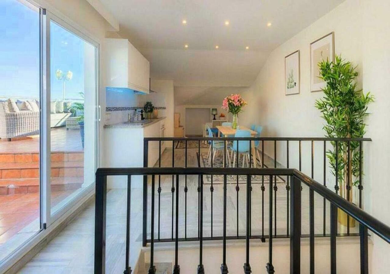 Apartment ✰ Luxurious 5 Bedroom Penthouse. Sea Views. Hot Tub. Bbq. Golden Mile