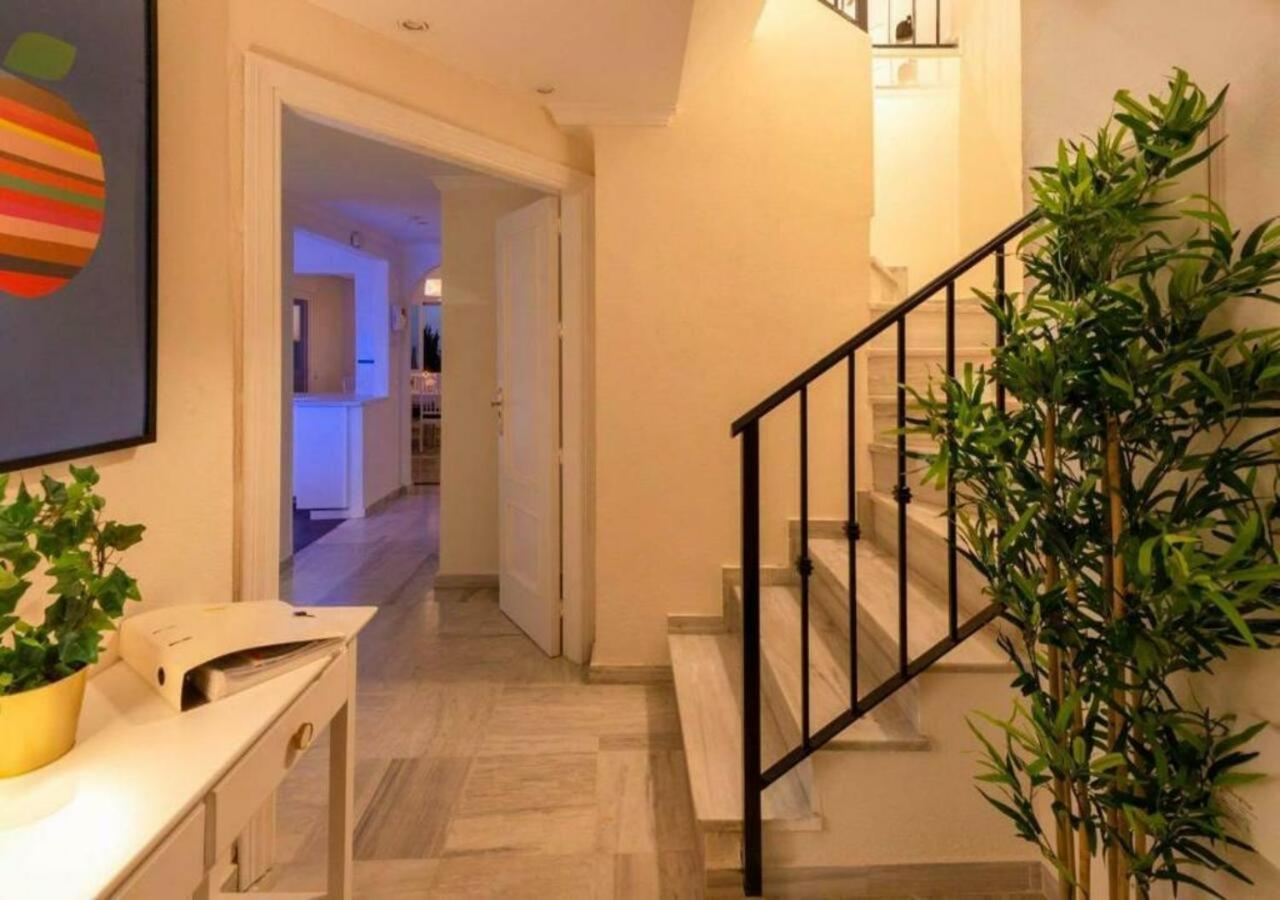 ✰ Luxurious 5 Bedroom Penthouse. Sea Views. Hot Tub. Bbq. Golden Mile Marbella