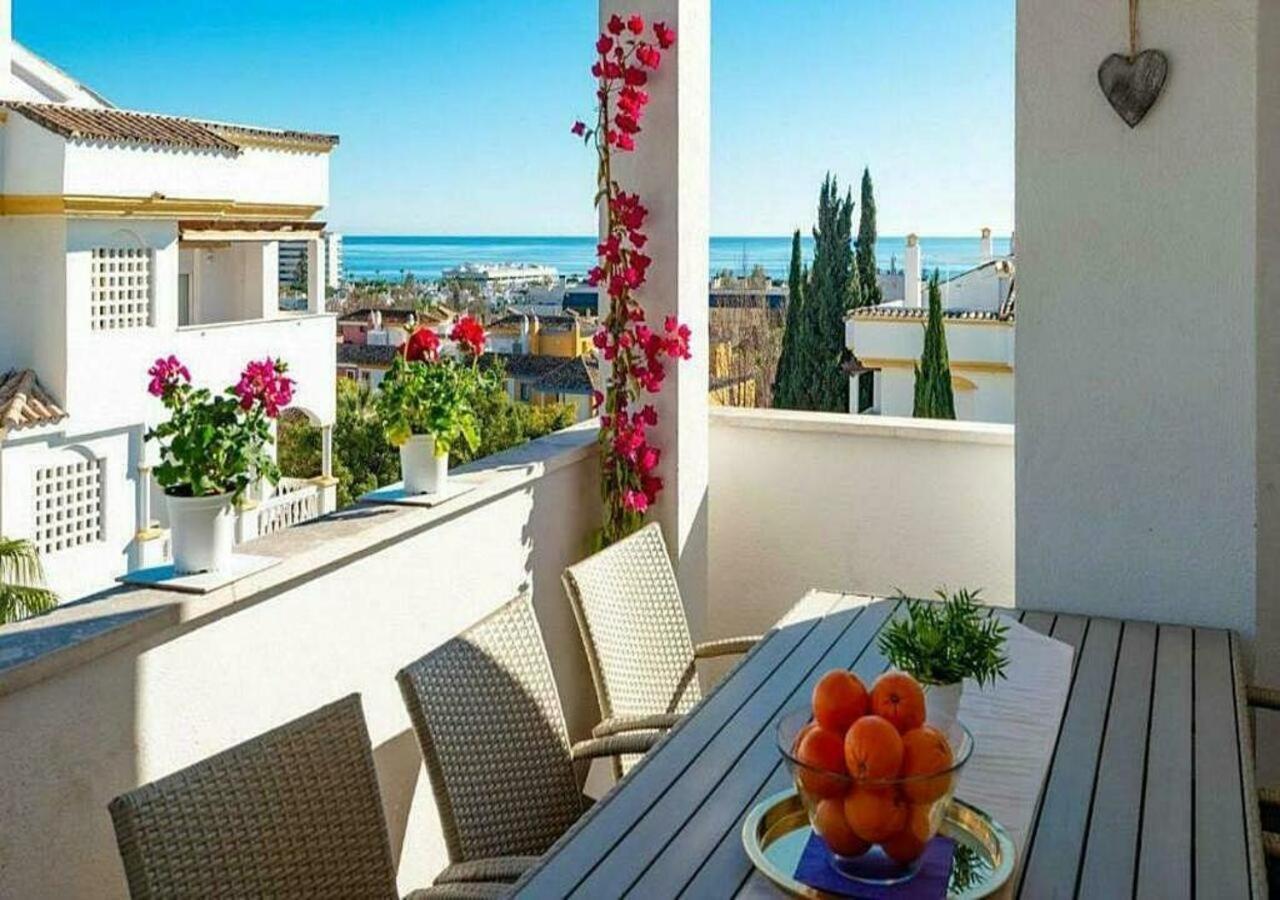 Appartement ✰ Luxurious 5 Bedroom Penthouse. Sea Views. Hot Tub. Bbq. Golden Mile Marbella