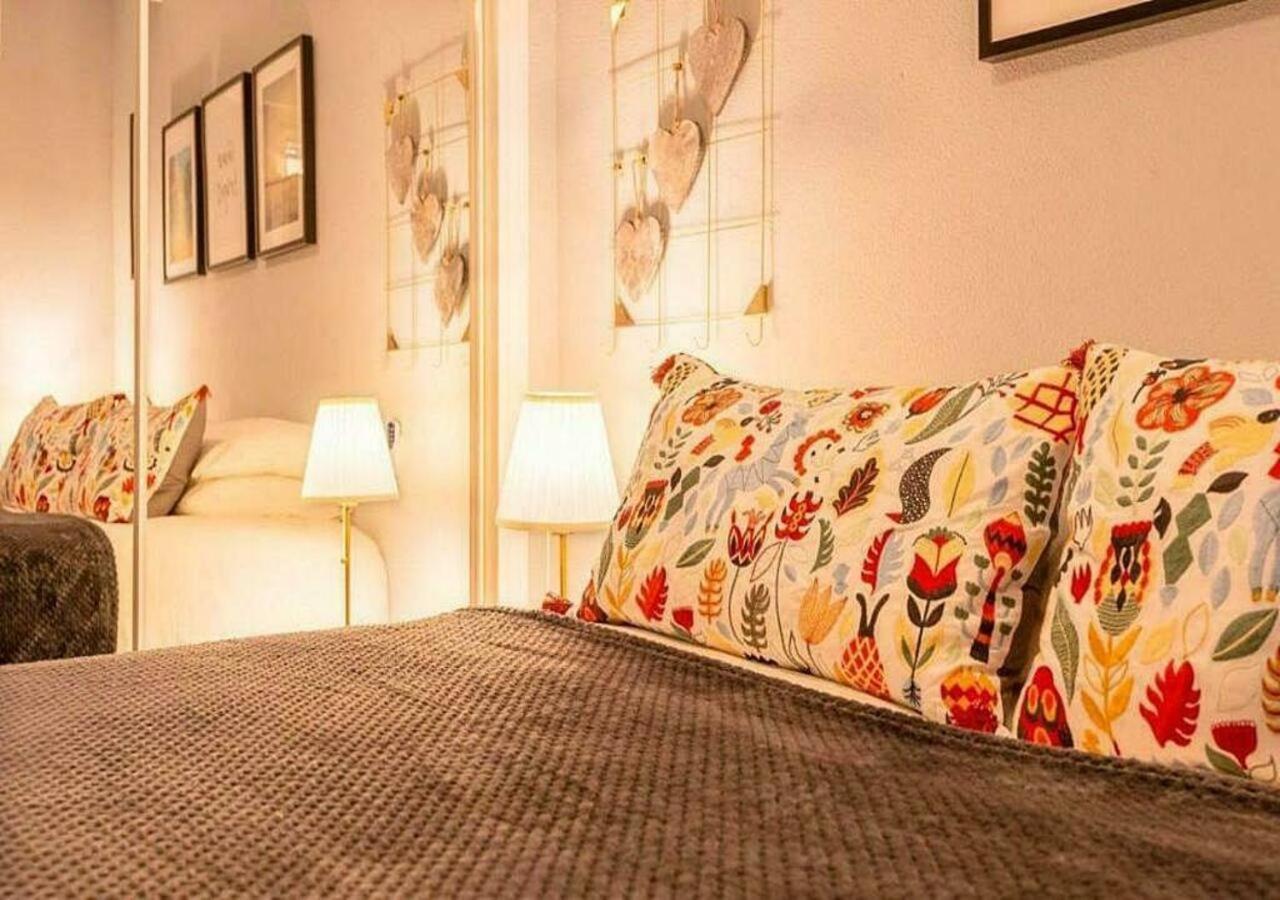 ✰ Luxurious 5 Bedroom Penthouse. Sea Views. Hot Tub. Bbq. Golden Mile *